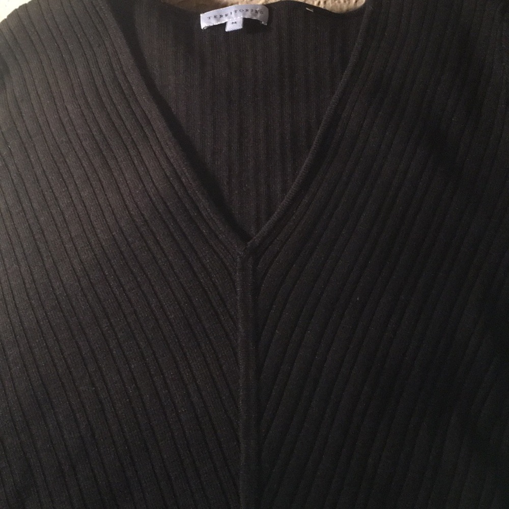 Sweater - Picture 4 of 4